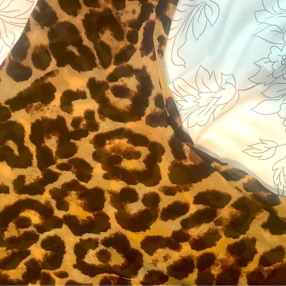 Animal print light weight oversized sheer top - - Picture 3 of 3